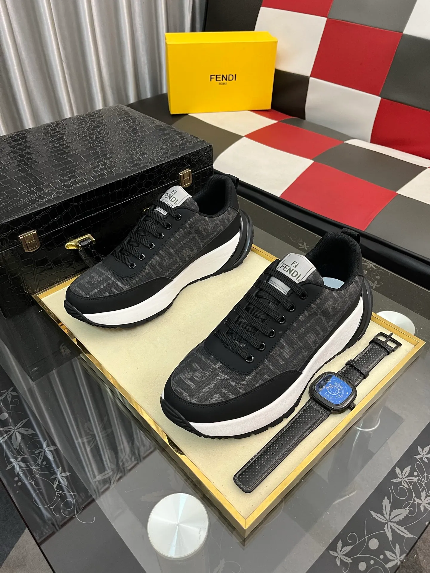 Men's shoes 💰438⌚️⌚️【FENDI】Original quality.~ Unique modern style sneakers. 🏃A must-have casual shoe for trendy men😍😍 Original brand imported from Italy, imported original leather, sheep lining (refuses to discolor and grind feet) Sole: Original sole specially provided by the original factory, French lazy style design ⚠️Fit the foot. Original quality code number: 38-442️⃣Colors available